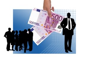 Peníze a lidé, foto: Pixabay/PlanetaCestovani.cz/licence CC
