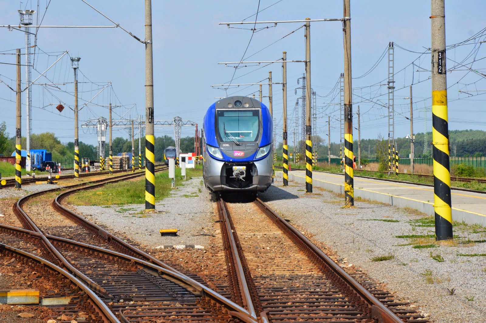 Železniční okruh ve Velimi. Snímek pořízen na katastru Cerhenic. Foto: Jan Sůra