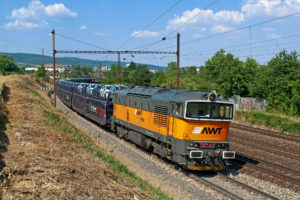 Lokomotiva 753, nákladní vlak s auty, foto: AWT/PKP Cargo