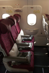 Qatar Airways, A320, interiér třídy Economy, exit row, foto: Zdopravy.cz/Josef Petrák