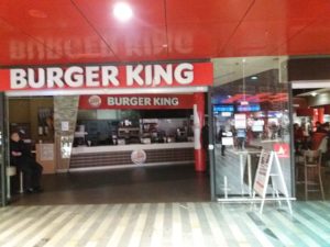 Nezvyklý obrázek, prázdný Burger King na hlaváku. Autor: Zdopravy.cz/Jan Šindelář