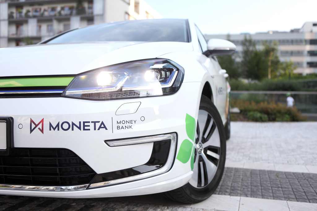 Volkswagen e-golf s polepy Monety: Foto: Moneta Money Bank