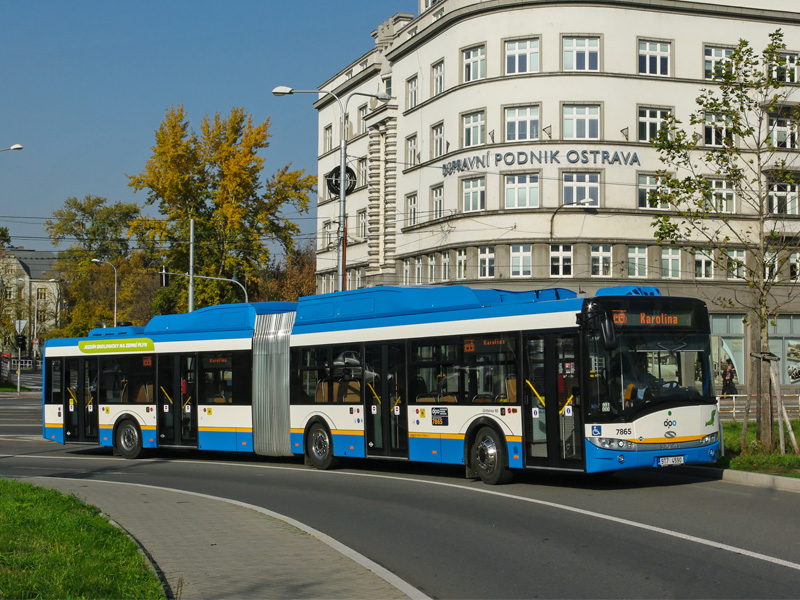 Autobus Solaris Urbino 18 CNG v barvách Dopravního podniku Ostrava. Foto: DPO