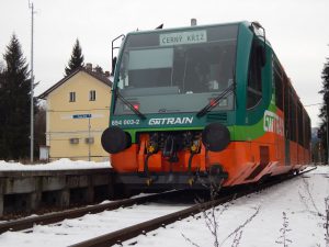 Vlak GW Train Regio ve stanici Černý Kříž. Autor: Zdopravy.cz/Jan Šindelář