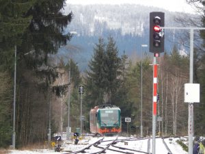 Vlak GW Trainu odjíždí z Černého Kříže do Volar. Autor: Zdopravy.cz/Jan Šindelář