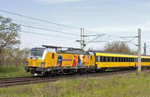Vlak Regiojetu v čele s lokomotivou Siemens Vectron. Foto: Timotej Gruchalák