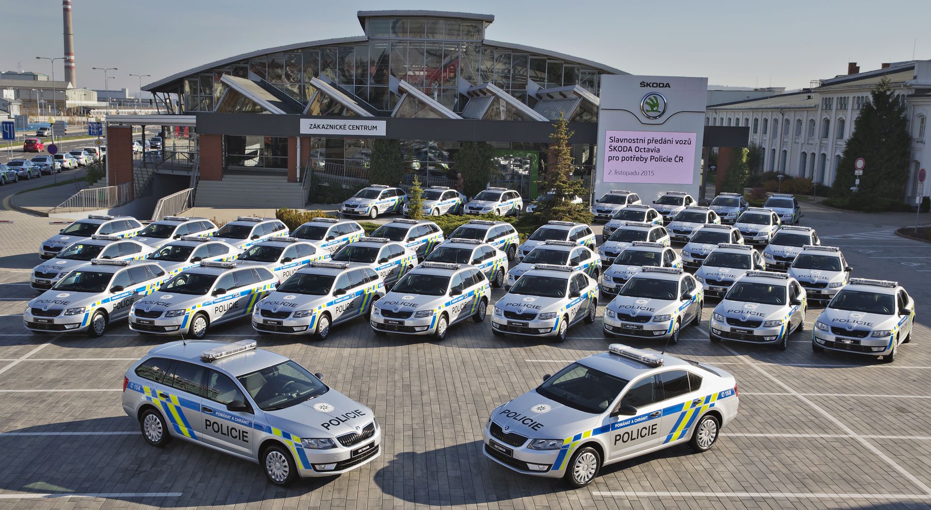Předávání policejních vozů Škoda Octavia v roce 2015. Foto: Škoda Auto