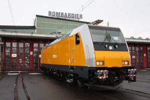 Traxx v barvách RegioJetu v závodě v německém Kasselu. Foto: Bombardier