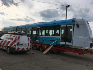 Nová tramvaj Stadler nOVA po příjezdu do Ostravy. Foto: DPO