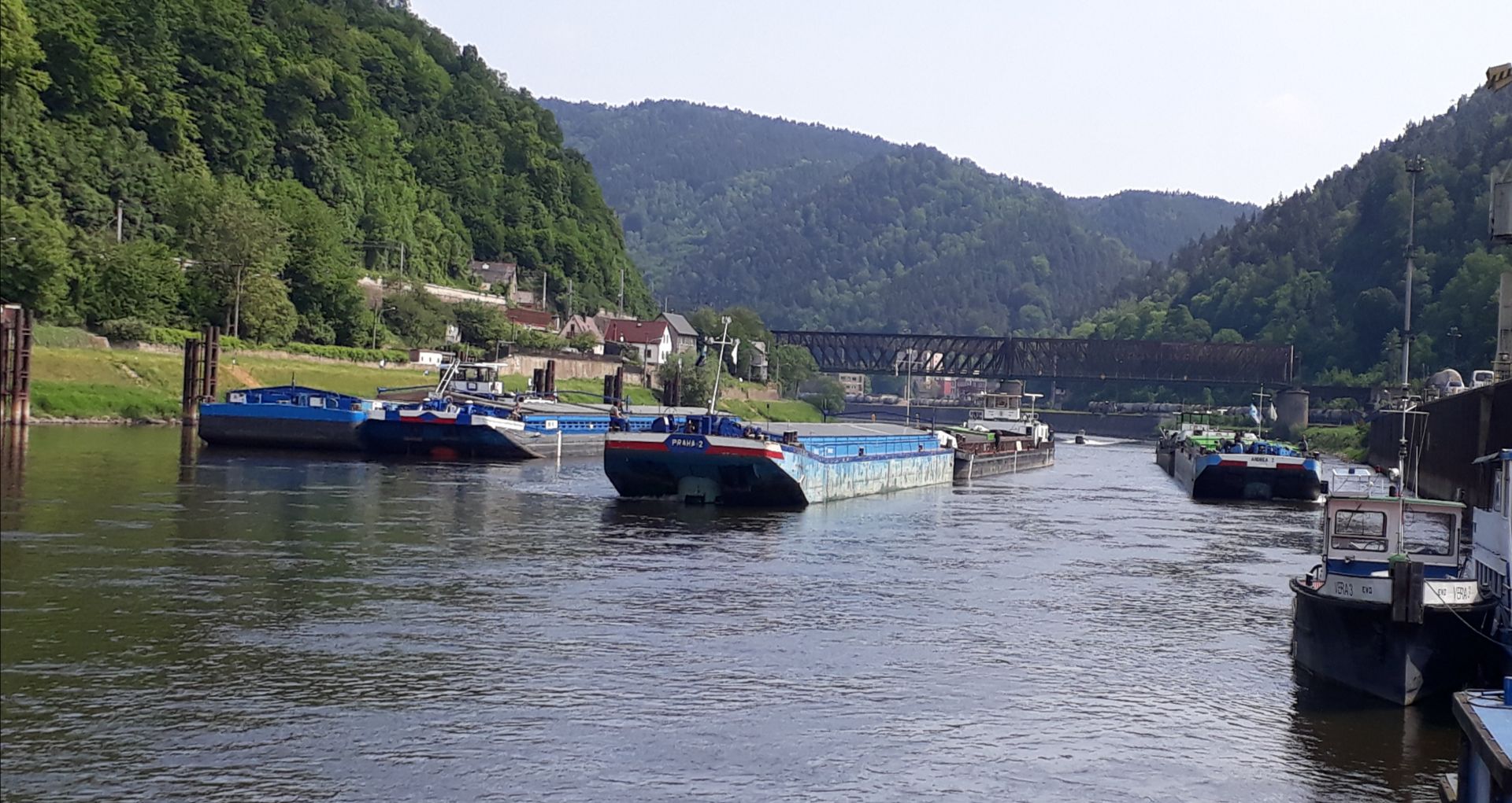 Lodě v Děčíně čekají na vodu. Autor: EVD-Sped.