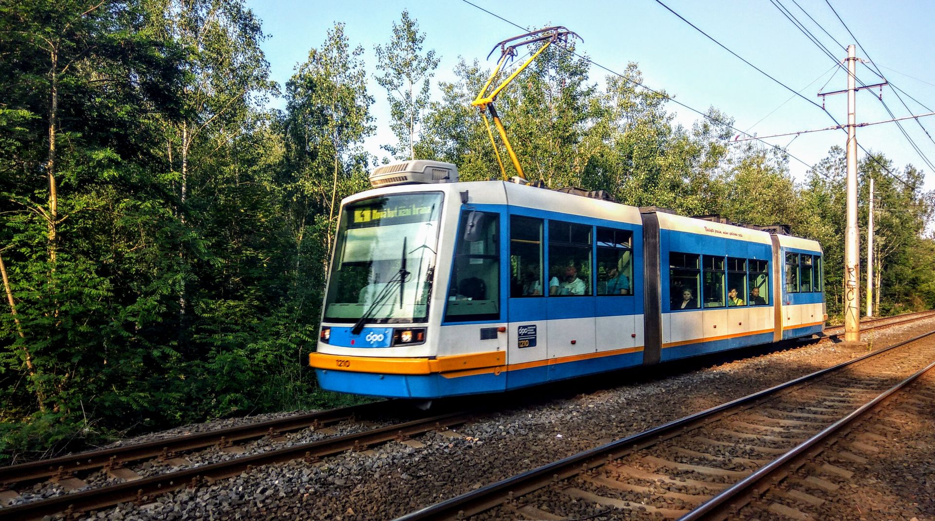 Tramvaj Inekon LTM 10.08 v Ostravě na trati mezi Výstavištěm a Hranečníkem. Foto: Jan Sůra