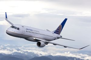 25 letadel Embaer E-175 nakupují United Airlines. Hodnota kontraktu je podle ceníkových cen 1,1 miliardy dolarů. Americké aerolinky kupují verzi se 70 sedačkami. Foto: Embraer