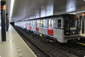 Historická souprava metra 81-71 ve stanici Vyšehrad. Foto: DPP