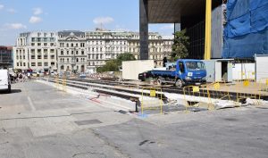 Tramvajové koleje mezi starou a novou budovou Národního muzea.
Autor: Ondřej Kubát (DPP)