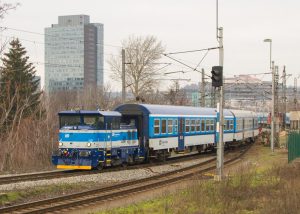 Lokomotiva EffiShunter 300 (řada 794) v barvách Českých drah. Foto: CZ LOKO