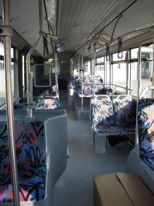 Interiér autobusu Mercedes Citaro, který koupil Dopravní podnik měst Liberce a Jablonce v německém Schwerinu. Foto: DPMLJ