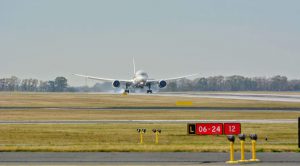 Boeing 787 Dreamliner společnosti Qatar Airways v Praze. Foto: Michael Holeček