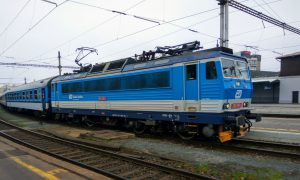 České dráhy na rychlíky R18 Brno - Bohumín obvykle nasazují elektrickou lokomotivu 362. Foto: Jan Sůra