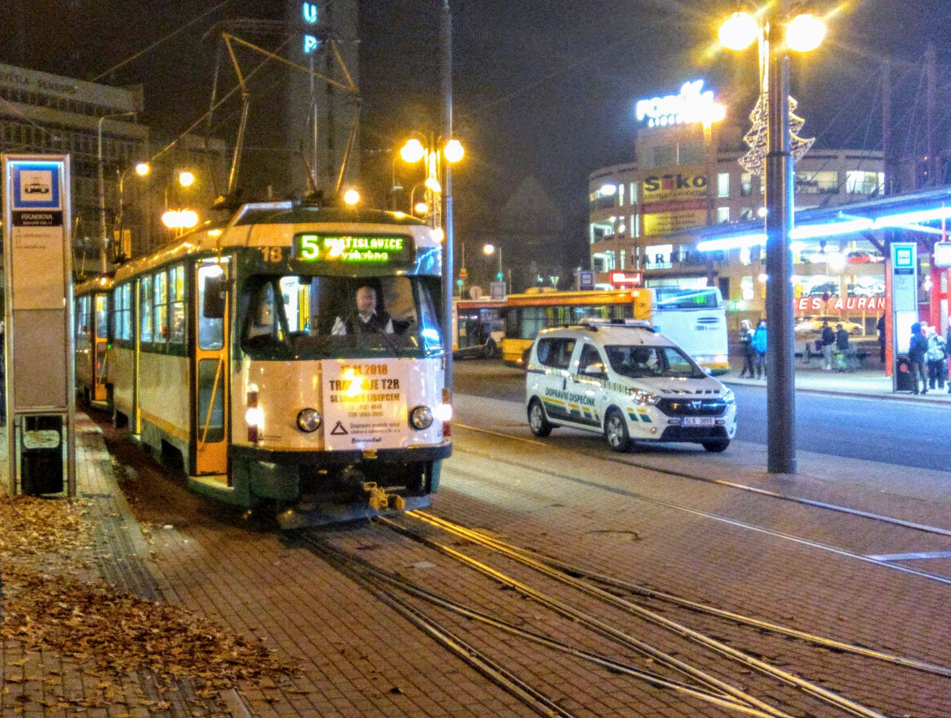 Tramvaj T2R před poslední otočkou do Vratislavic na terminálu Fügnerova. Foto: Jan Sůra