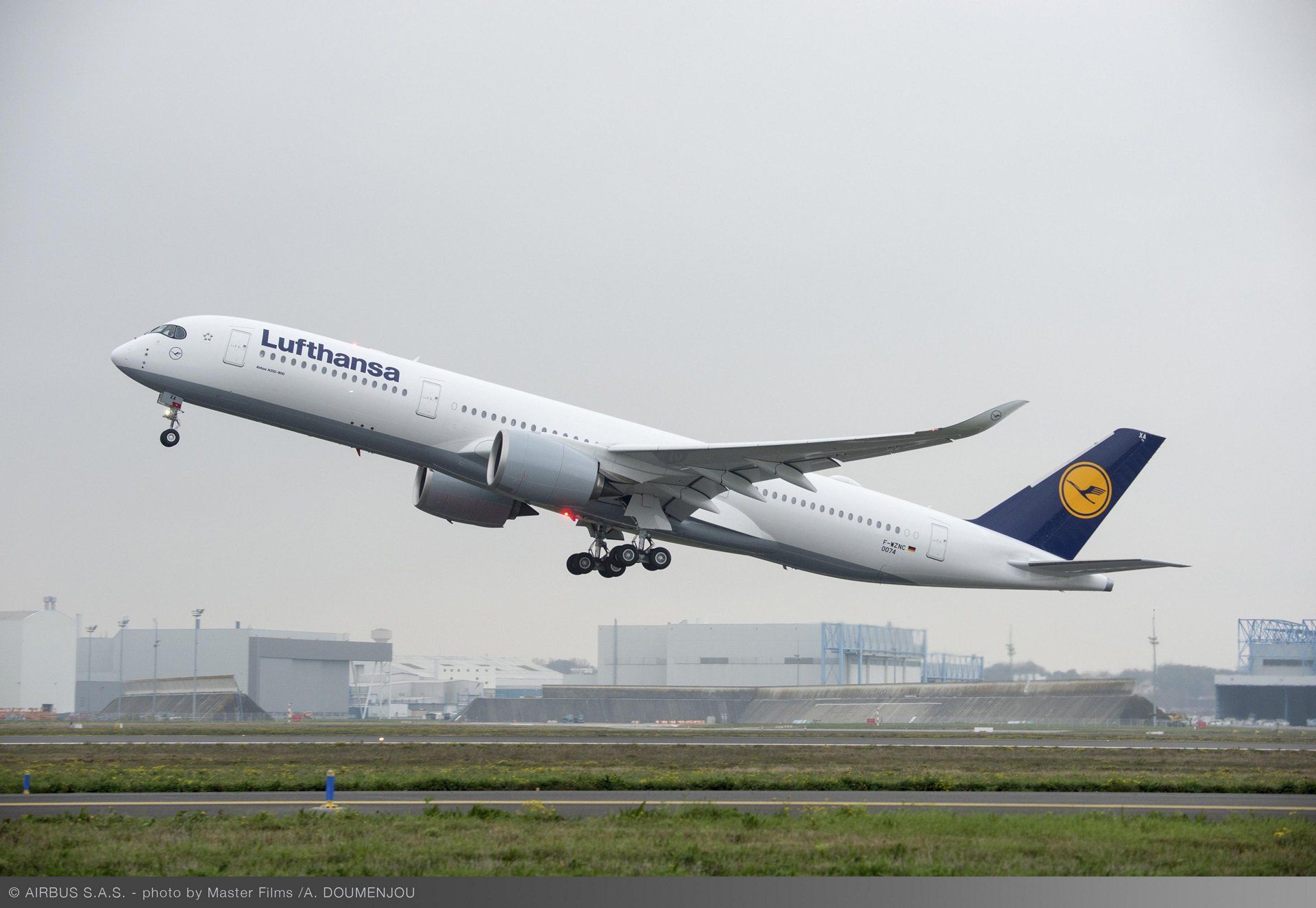 Airbus A350-900 v barvách společnosti Lufthansa. Foto: Airbus