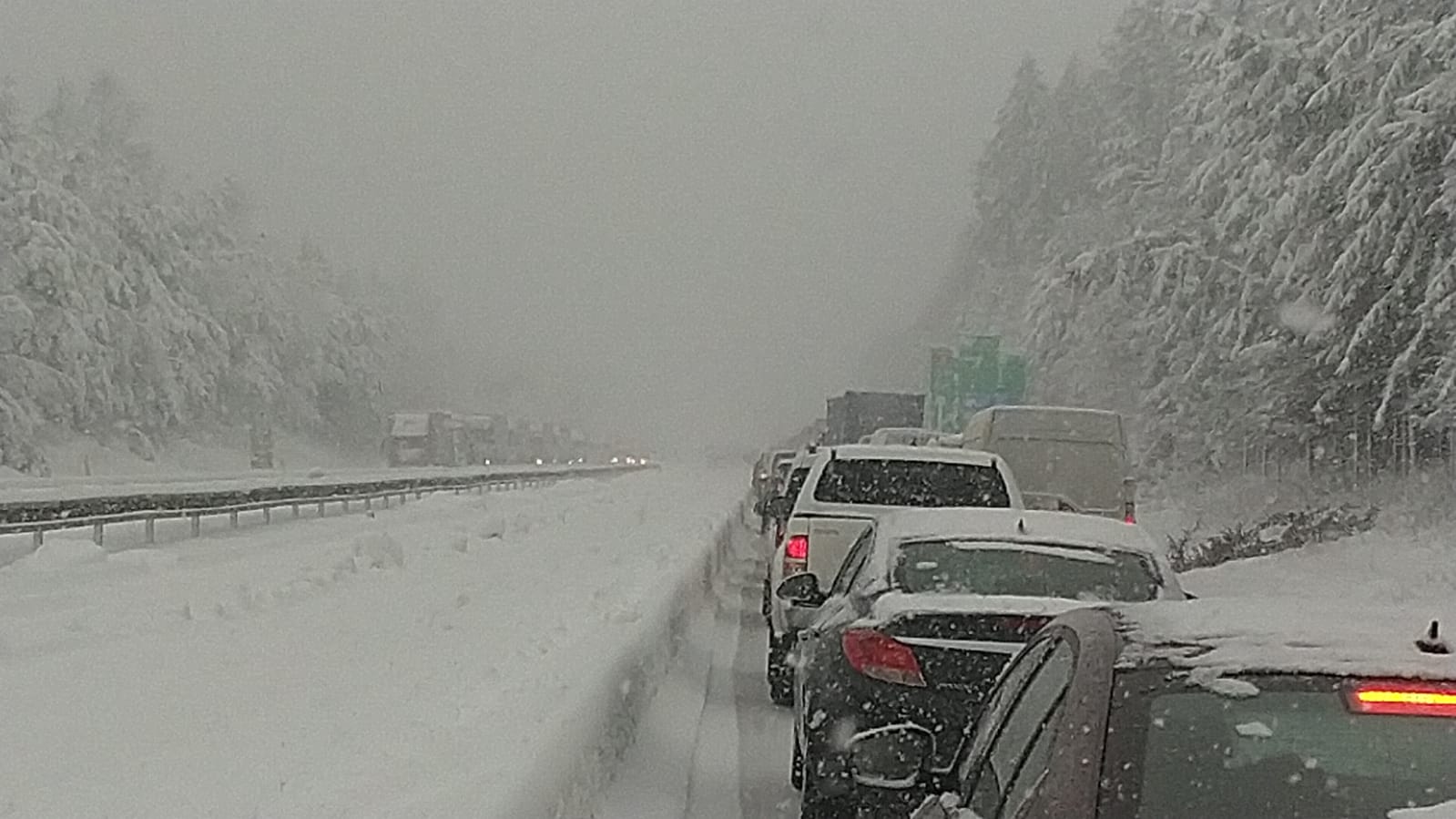 Situace na D1 ve středu 12.12. 2018 odpoledne. Foto: Oldřich Sládek