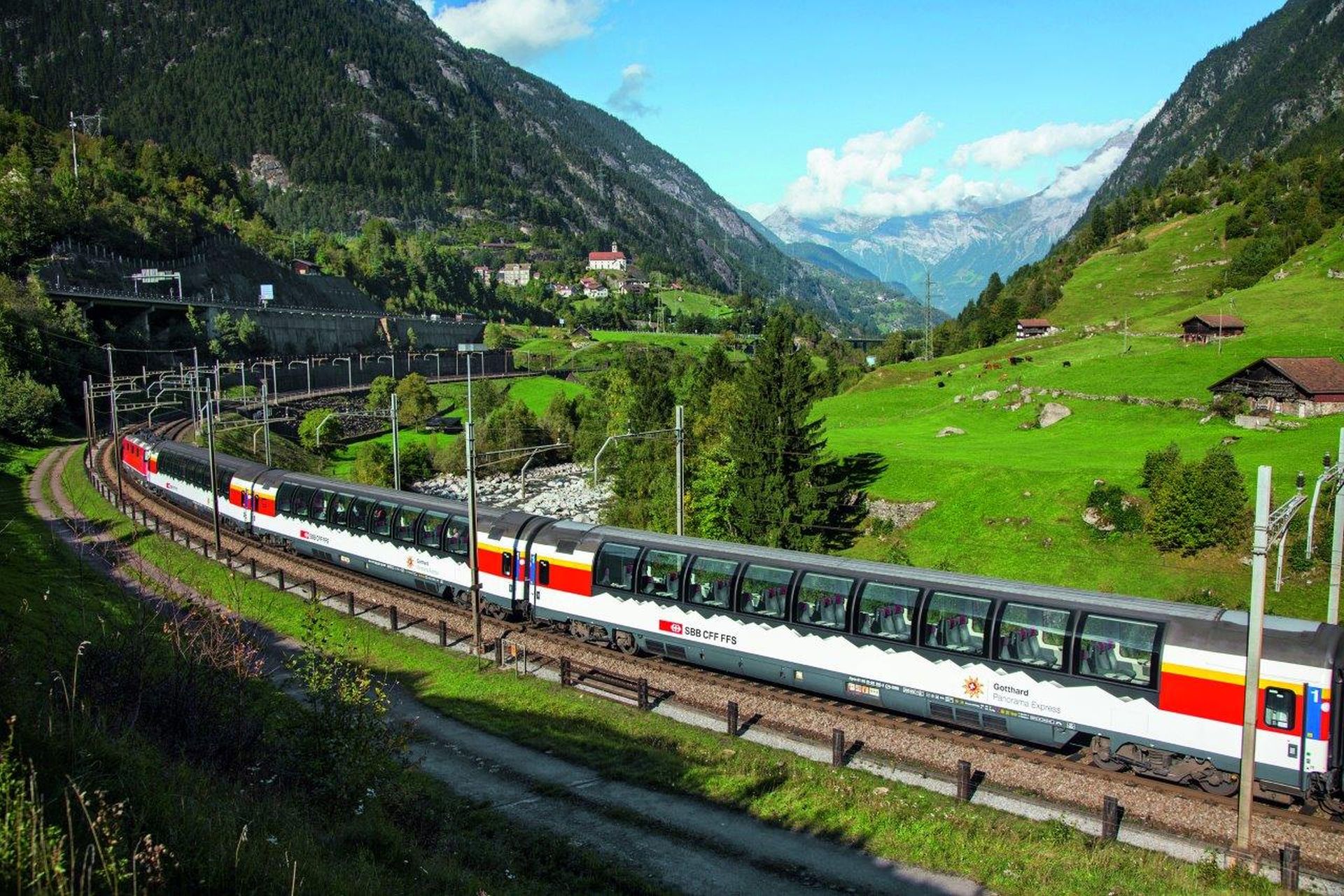 Vlak Gotthard Panorama Express. Foto: SBB