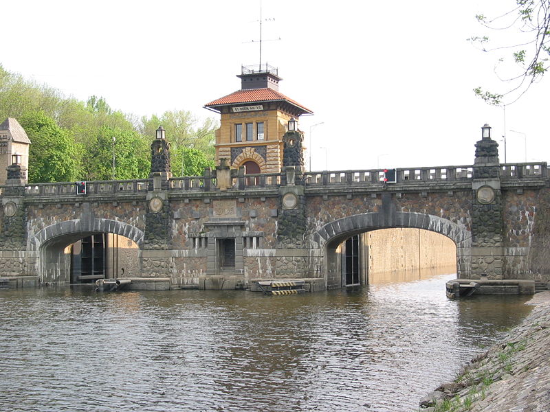 Plavební komora Hořín v původním stavu. Autor: Kf, CC BY-SA 3.0, https://commons.wikimedia.org/w/index.php?curid=3888016