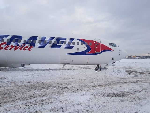 Vyjetí Boeingu 737-900 OK-TSM z dráhy v Moskvě 13. ledna 2019
