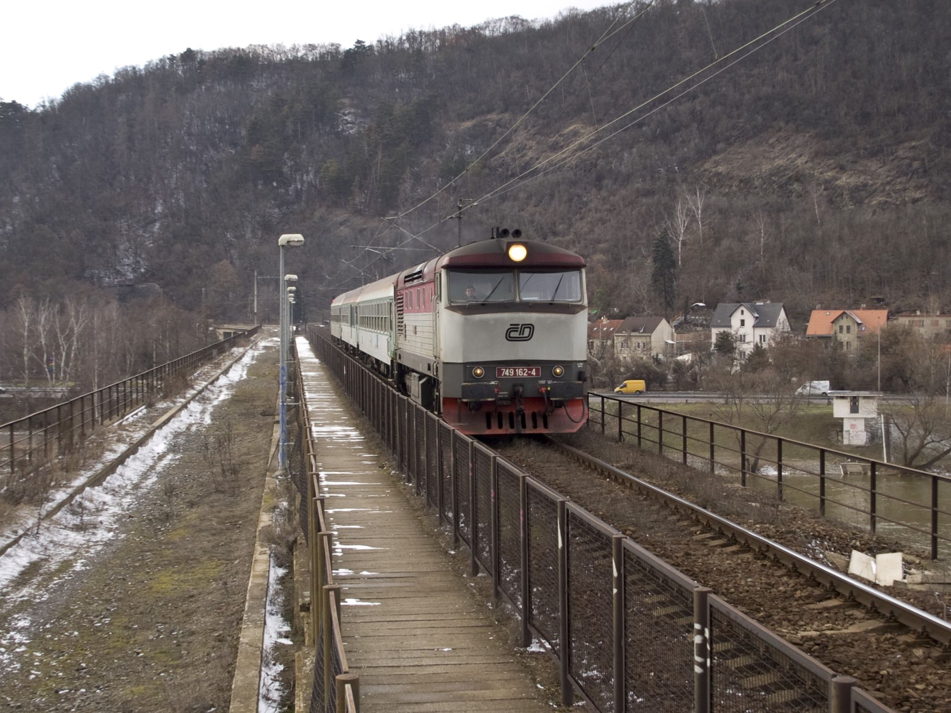 Lokomotiva 749 na Branickém mostě. Foto. Honza Groh / Wikimedia Commons