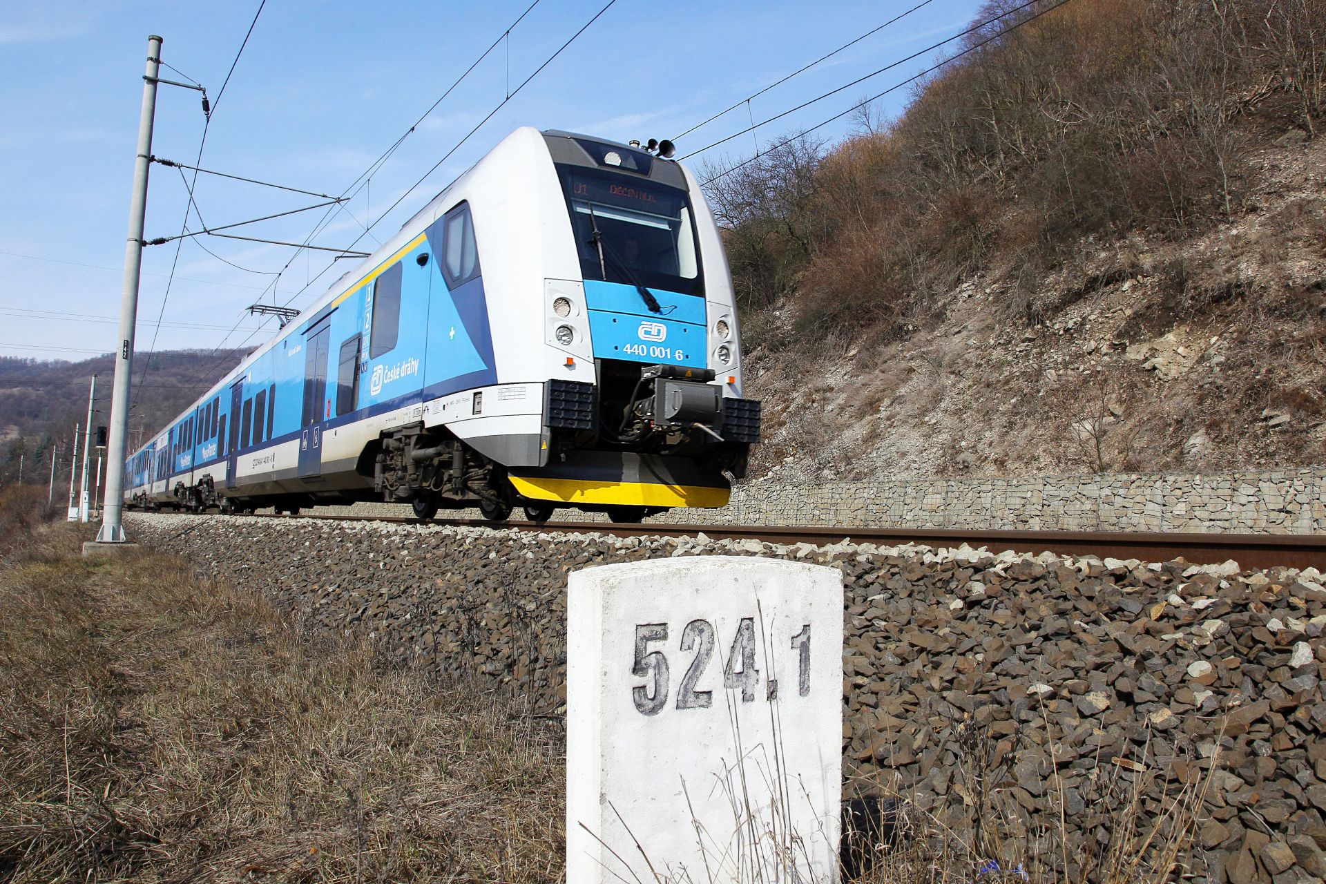 Elektrická jednotka 440 RegioPanter mezi Ústím nad Labem a Děčínem. Foto: České dráhy