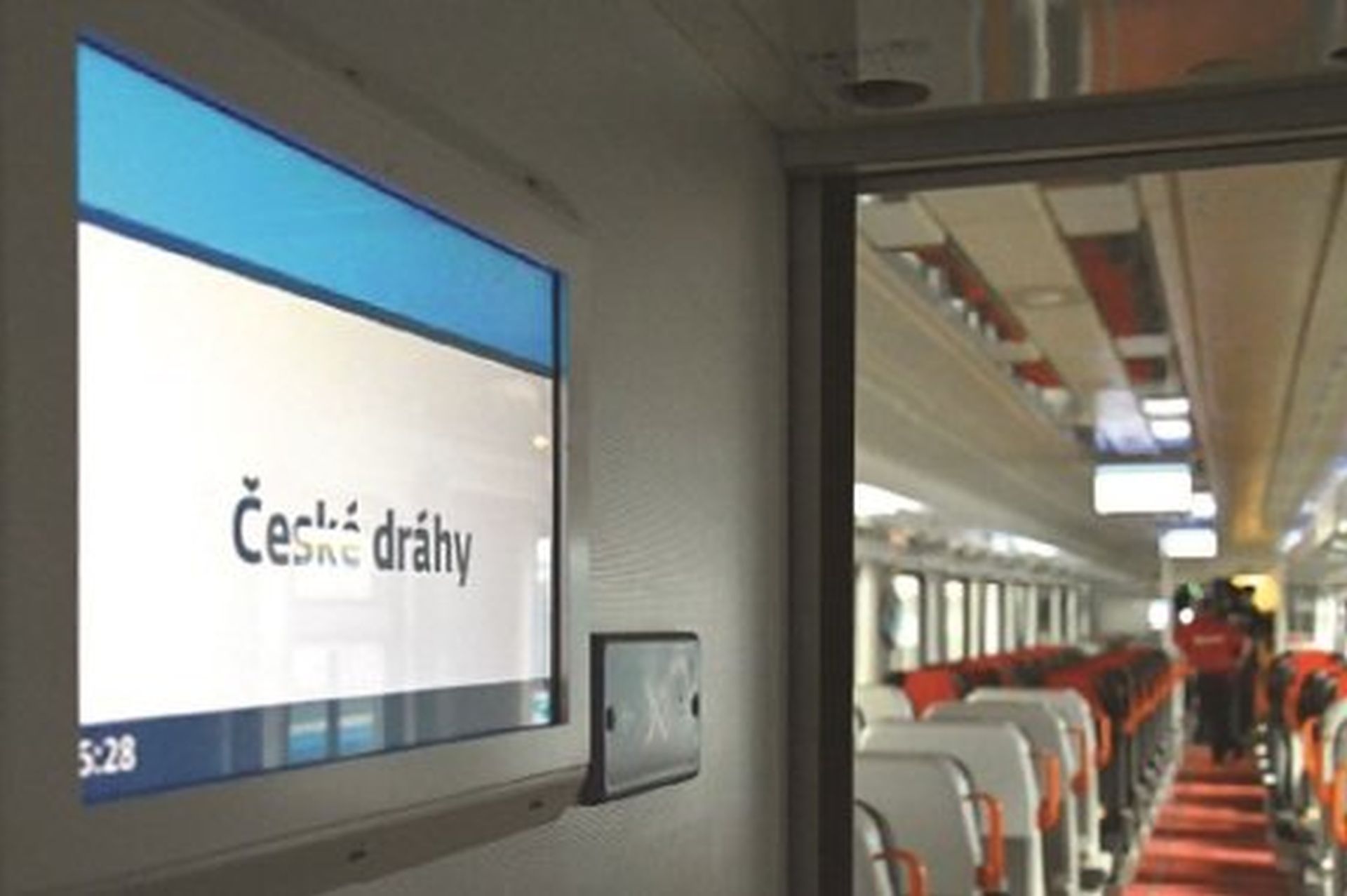 S výrobky UniControls se setkávají běžně cestující ve vozech Českých drah. Foto: UniControls