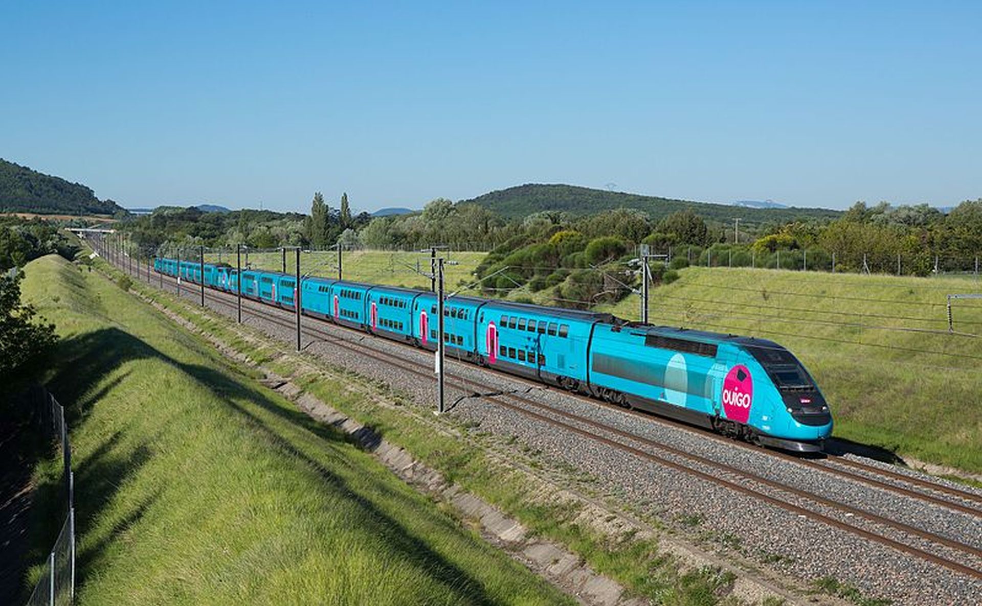 Rychlovlak TGV ve verzi pro nízkonákladovou značku Ouigo. Foto. SNCF