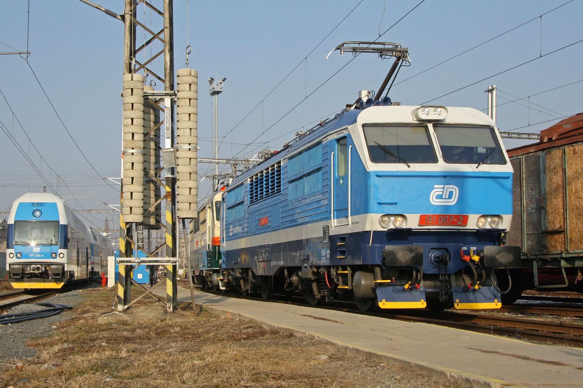 Lokomotiva 151 a elektrická jednotka 471 v Přerově. Foto: České dráhy