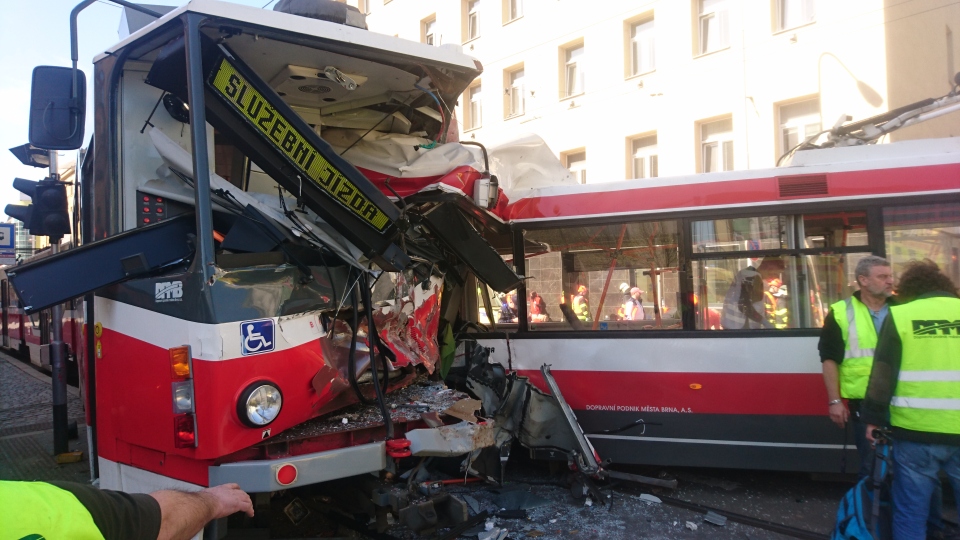 Nehoda trolejbusu a tramvaje v Brně v Křenové ulici. Foto: Drážní inspekce