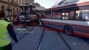 Nehoda trolejbusu a tramvaje v Brně v Křenové ulici. Foto: Drážní inspekce