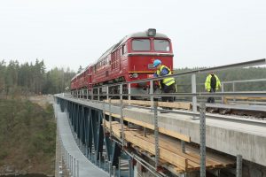 Testování nosnosti mostu přes Hracholuskou přehradu. Foto: Jan Chaloupka