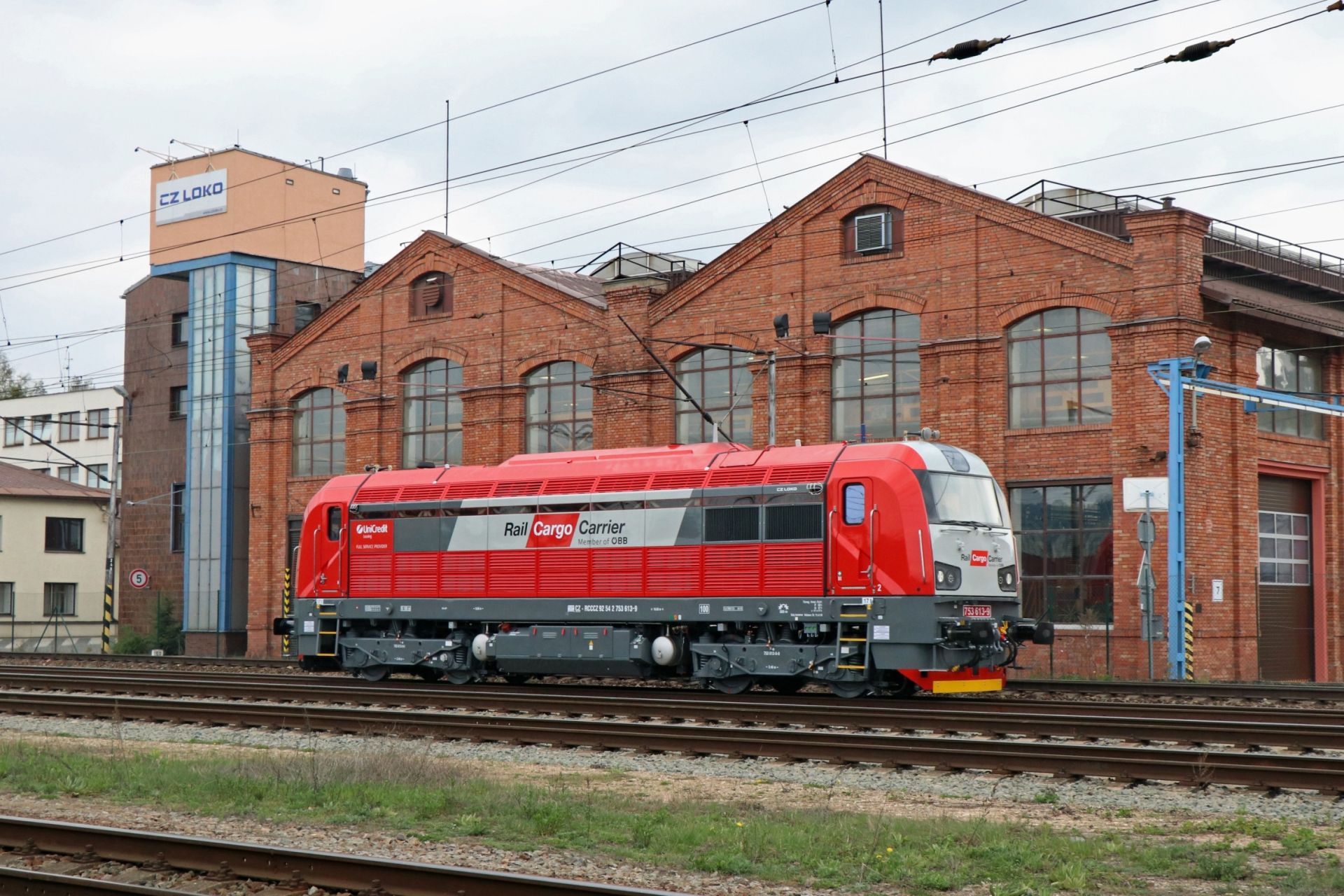 Lokomotiva EffiLiner 1600 společnosti RCC – CZ během předváděcí jízdy u výrobního závodu CZ LOKO v České Třebové. Foto: CZ LOKO