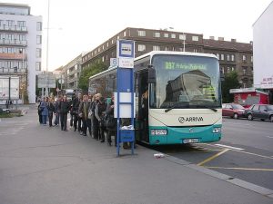 Autobus do Příbrami v Praze Na Knížecí. Foto: Šjů / Wikimedia Commons