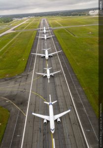 Šestice letadel pojíždí ke startu z Toulouse. Foto: Airbus