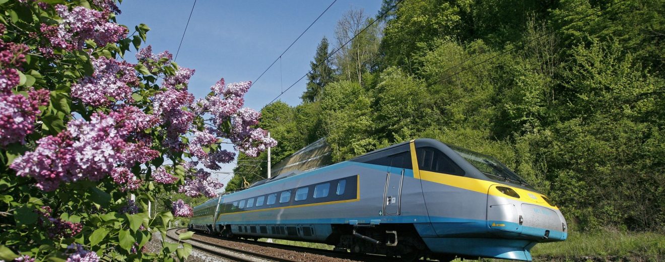Pendolino Českých drah u Chocně. Foto: České dráhy