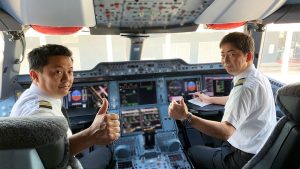 Piloti JAL před odletem z Toulouse. Foto: JAL