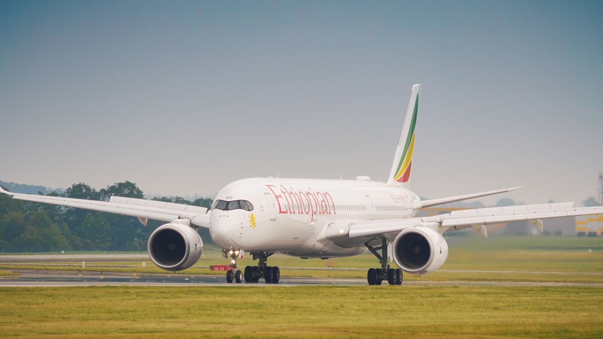 Airbus A350-900 Ethiopian Airlines po přistání v Praze. Foto: Rosťa Kopecký / flyrosta.com