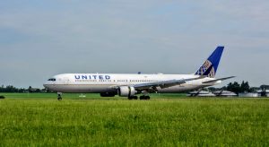 Přílet Boeingu 767-300 United Airlines z Newarku do Prahy. Foto: Michal Holeček