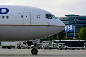 Boeing 767-300 United Airlines po příletu do Prahy. Foto: Michal Holeček