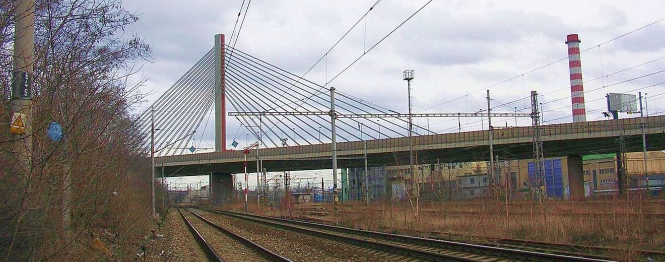 Lanový most na Jižní spojce. Foto: ŠJů / Wikimedia Commons