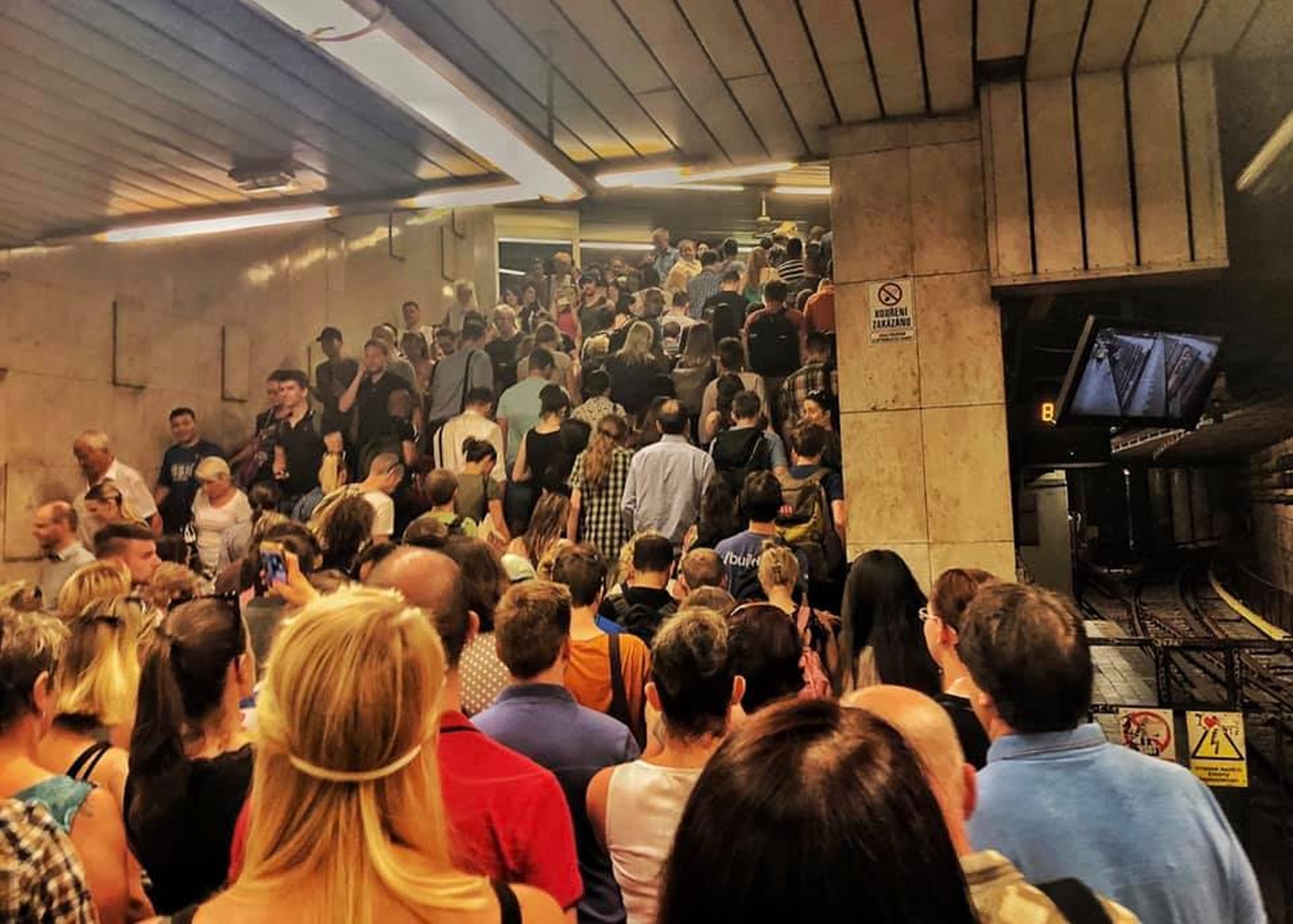 Situace ve stanici Pražského povstání v pondělí 1.7. 2019. Foto: Martin Šnajdr