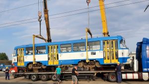 Nakládka tramvají T3 na Ukrajinu. Foto: Ekova Electric
