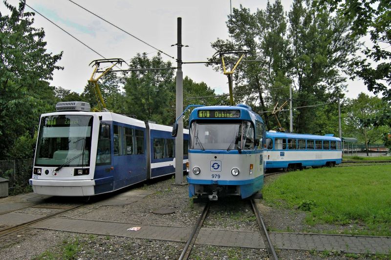 Tramvaje Astra a T3RP na smyčce Výstaviště v Ostravě. Foto: Michal Chrást