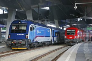 Lokomotiva Siemens Taurus v barvách ČD a ÖBB. Foto: České dráhy