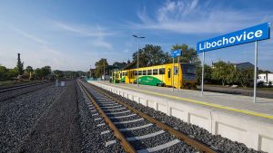 Stanice Libochovice na trati z Loun do Lovosic po modernizaci. Foto: Chládek & Tintěra.